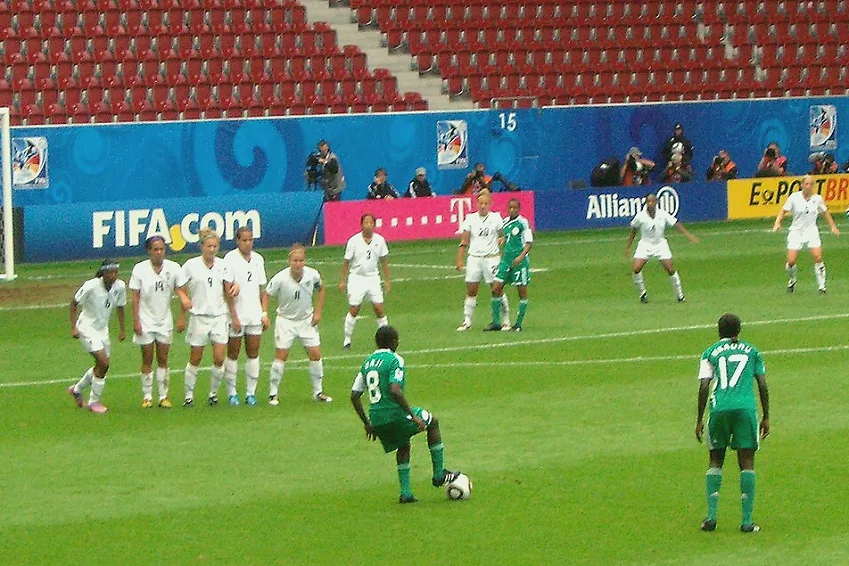米兰前线 从 U17 到 U21：身体发育窗口期里必须做的三次取舍·热区追踪